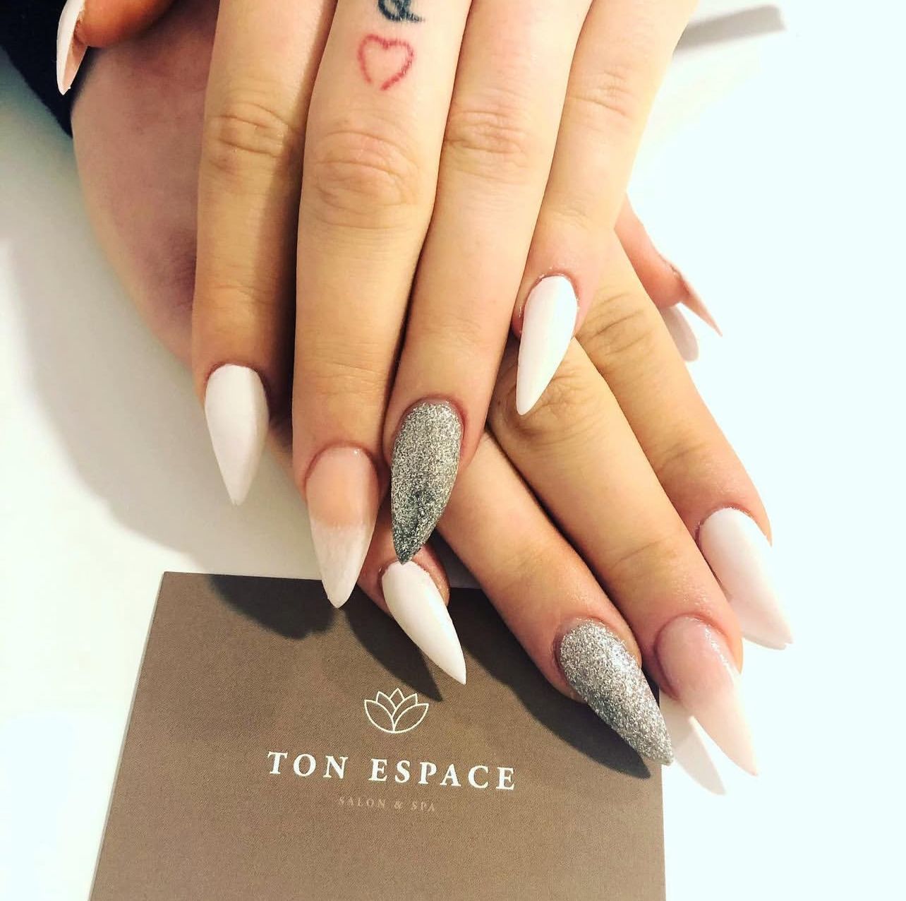 Elegante Maniküre Portfolio – TON ESPACE Nagelstudio Luzern